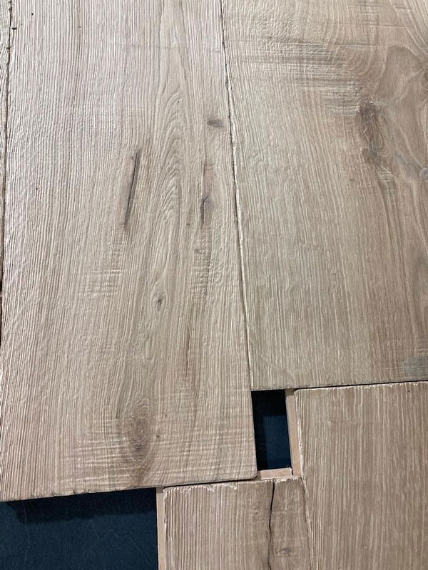 https://www.parquetversaillesancien.fr/wp-content/uploads/2023/07/Aged-and-Distressed-Wood-Flooring-planks-2.jpg